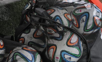 Omega płaci frycowe