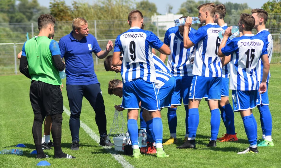 Dwie czerwone kartki i Tomasovia lepsza od Unii