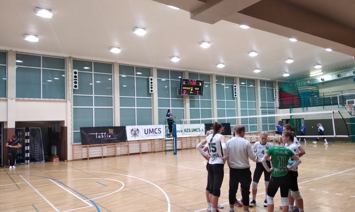 Wygrana siatkarek AZS-u po tie-breaku. Sromotna porażka Tomasovii