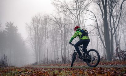 Rodzaje oświetlenia rowerowego &ndash; co wybrać na zimę?