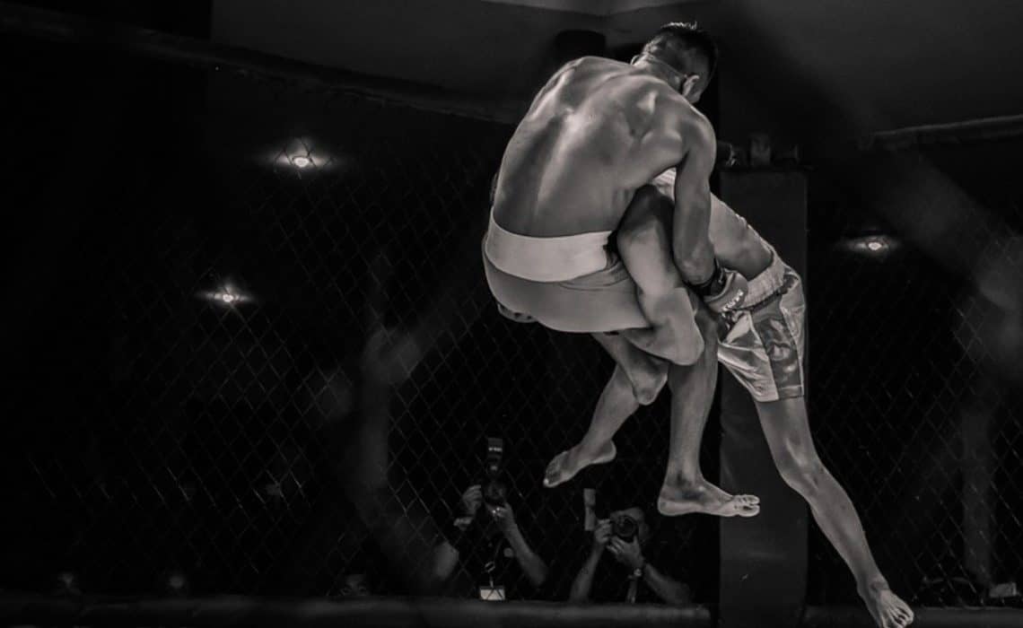 Zakłady bukmacherskie MMA | Jak obstawiać i gdzie?