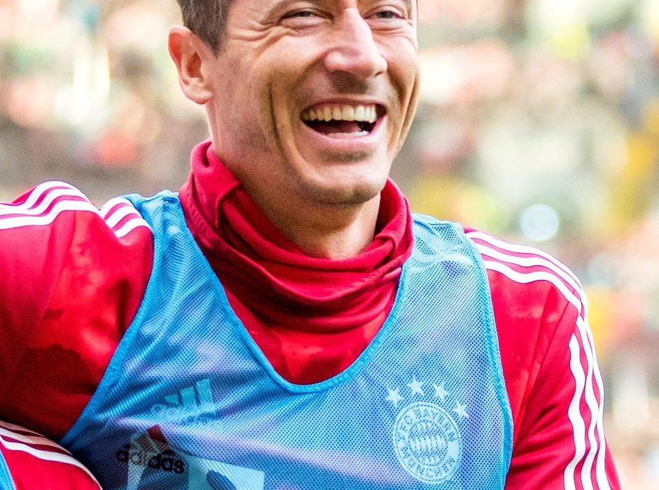 Robert Lewandowski zn&oacute;w zapisał się w historii. Lepszy jest tylko jeden piłkarz