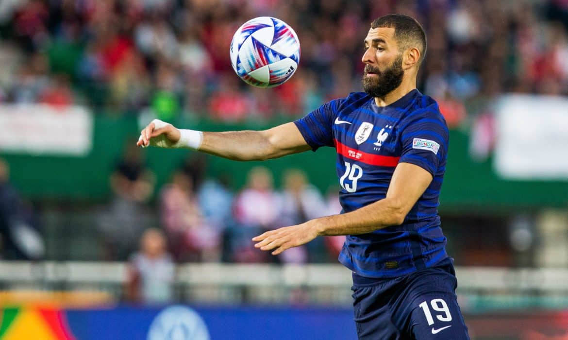 Benzema jednak wr&oacute;ci? Miał postawić jeden warunek