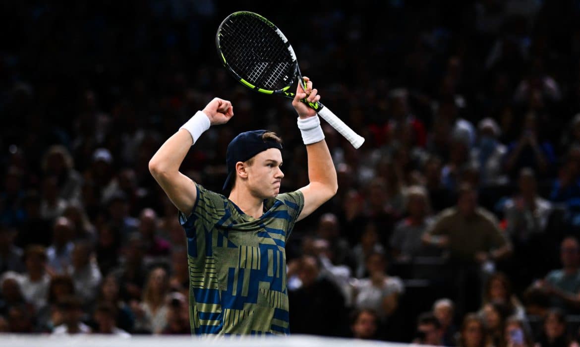 Rune &ndash; Djoković wynik i skr&oacute;t meczu (WIDEO) &ndash; finał ATP Paryż 2022