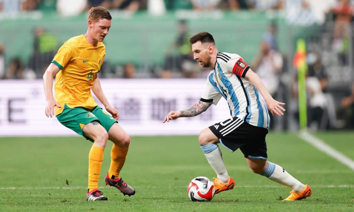 Piękny gol Leo Messiego w meczu z Australią. Ależ przymierzył!