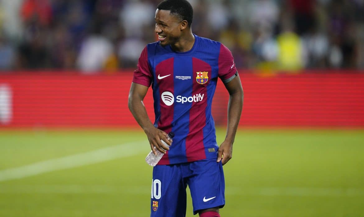 Ansu Fati chce odejść z FC Barcelony. Hiszpan trafi do Premier League?