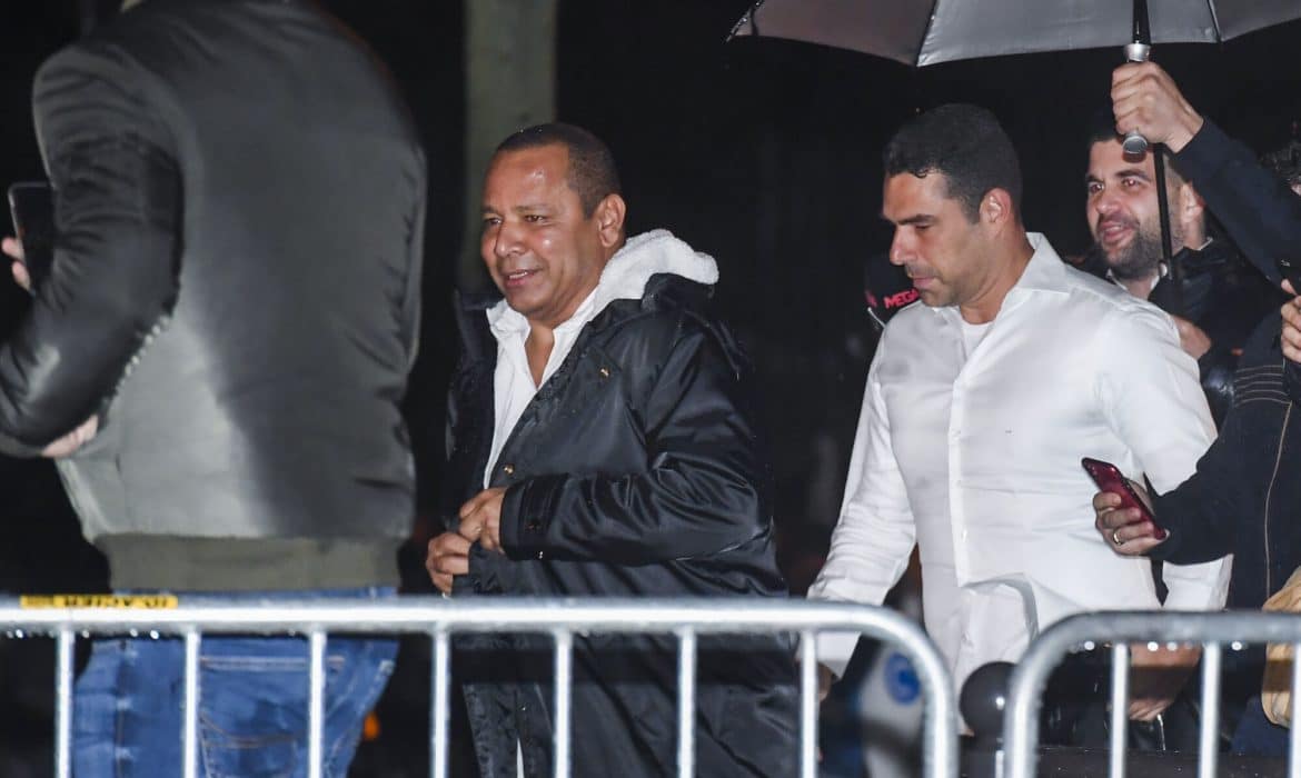 Ojciec Neymara stwierdził, że plotki o transferze są kłamstwem