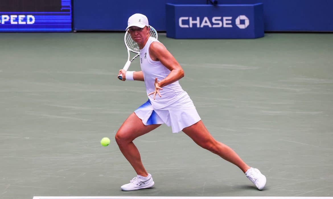 Świątek &ndash; Jabeur transmisja. Gdzie oglądać mecz na żywo?