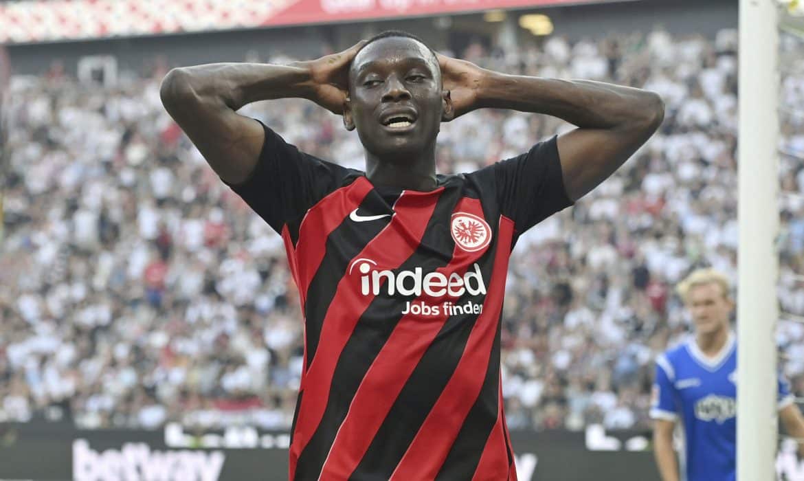 Randal Kolo Muani został piłkarzem PSG. Historyczny transfer stał się faktem [OFICJALNIE]