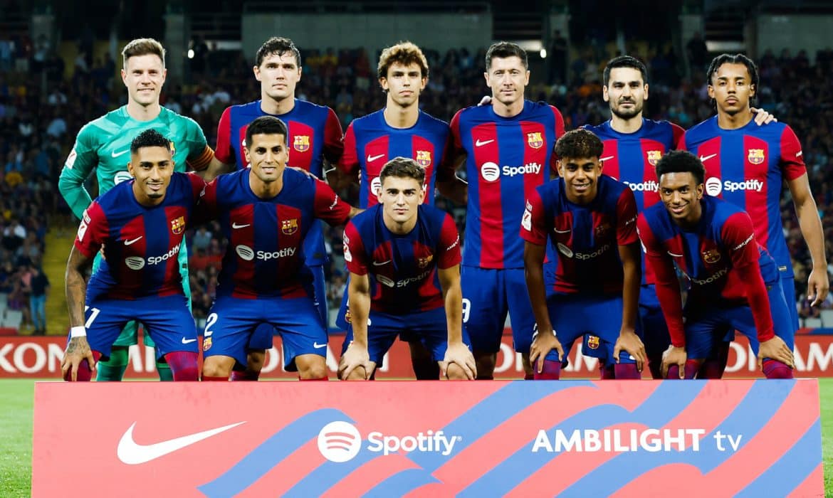 Przewidywane składy na mecz FC Barcelona &ndash; Real Madryt. Co z Robertem Lewandowskim?