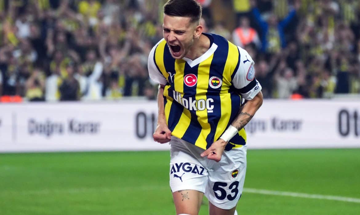 Sebastian Szymański imponuje liczbami. Polski pomocnik błyszczy w Turcji