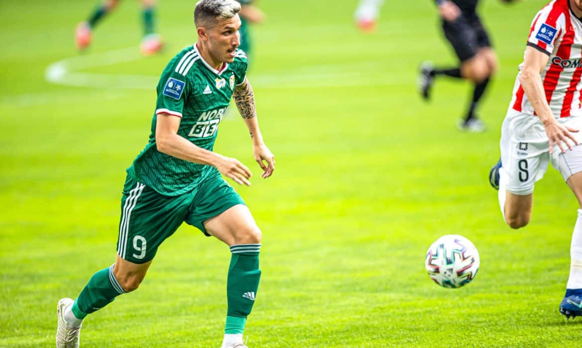 Erik Exp&oacute;sito zapisał się w historii Ekstraklasy. Hiszpan się nie zatrzymuje