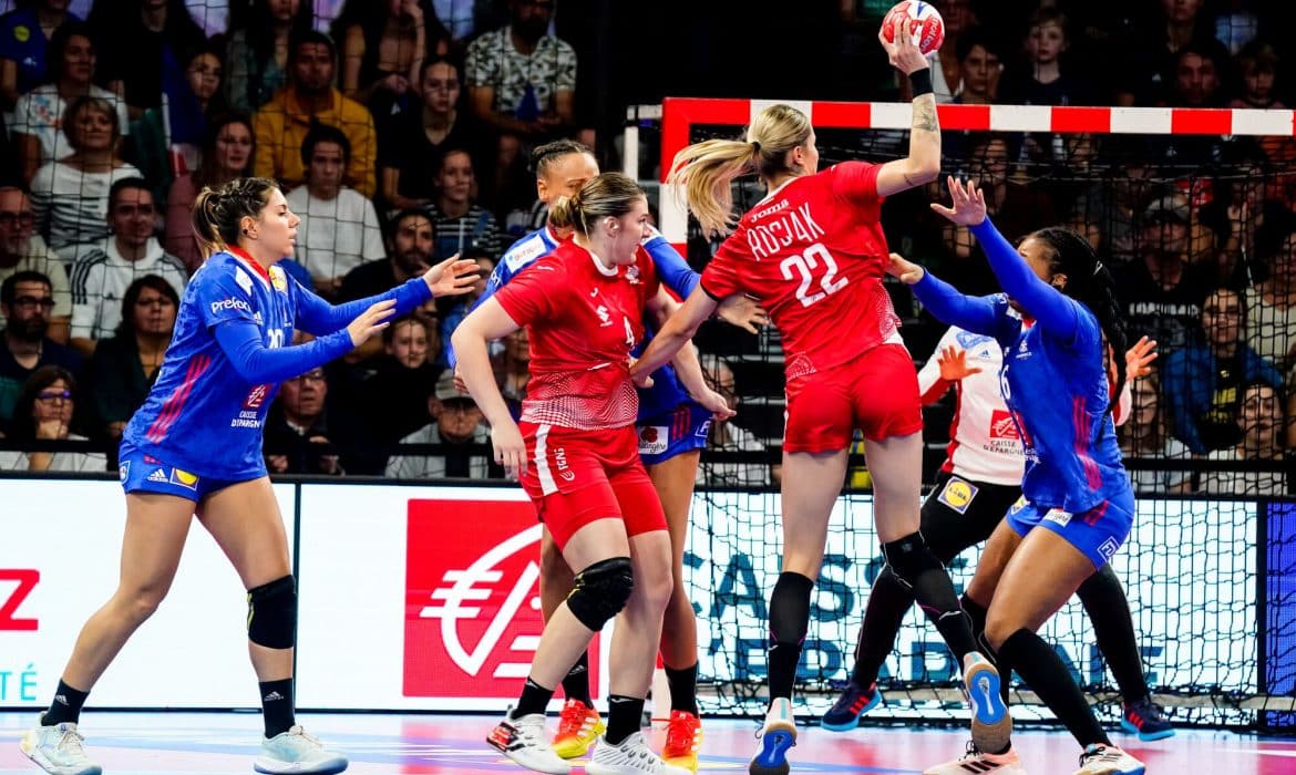 MŚ piłkarek ręcznych 2023: kiedy grają Polki i z kim?