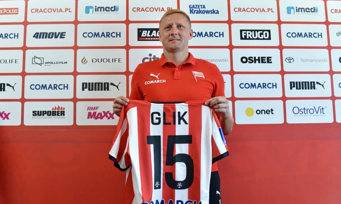 Kamil Glik doznał kontuzji. &ldquo;Rozjechał się na śliskim boisku&rdquo;
