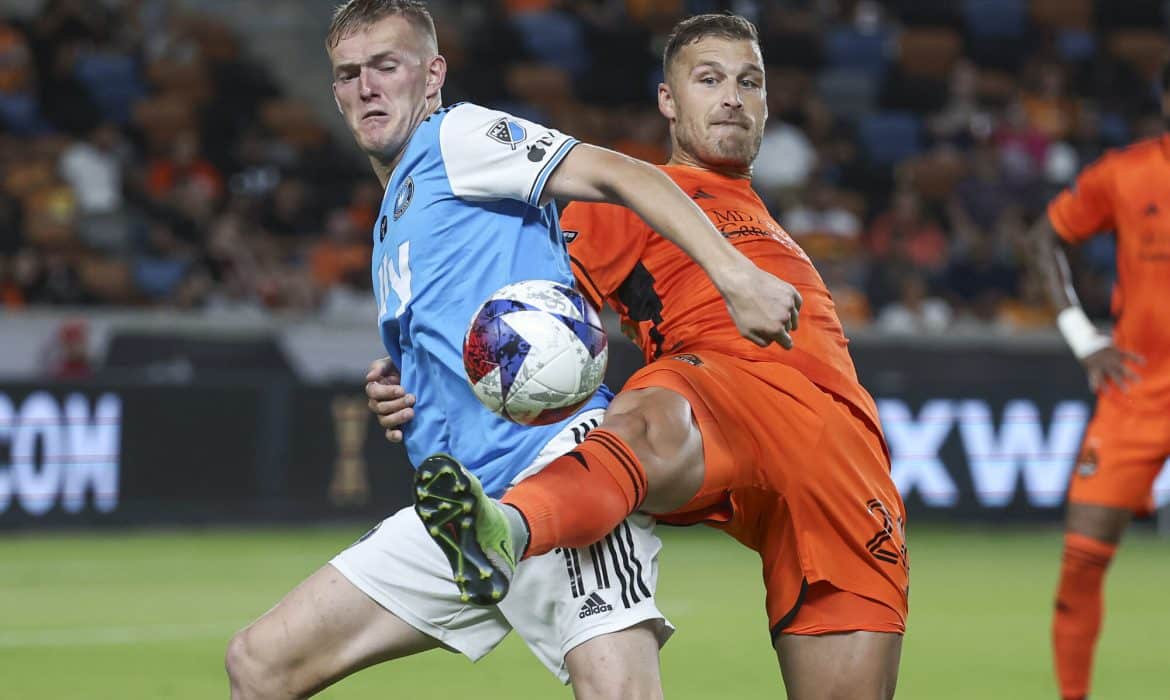 Karol Świderski liczy na transfer. Wskazał, gdzie chciałby zagrać