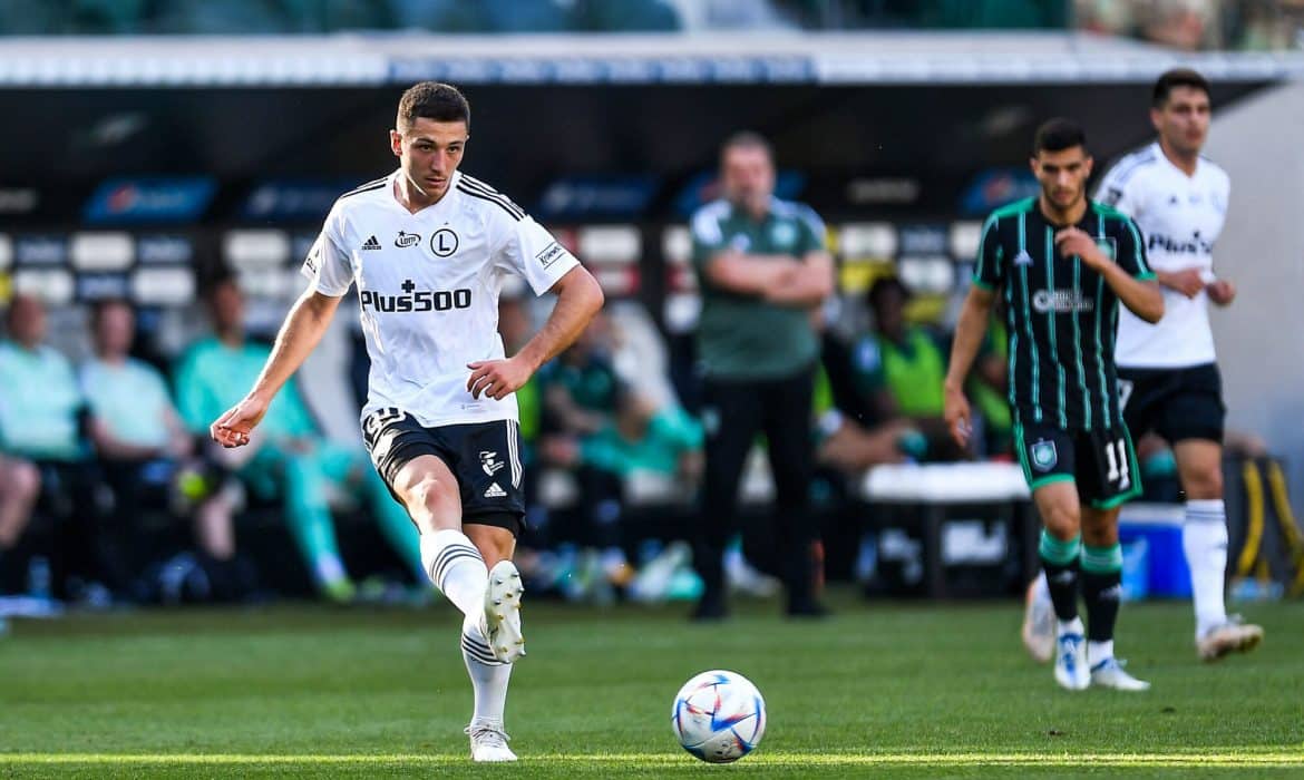 Legia Warszawa straci kluczowego piłkarza już zimą? Był obserwowany przez skaut&oacute;w