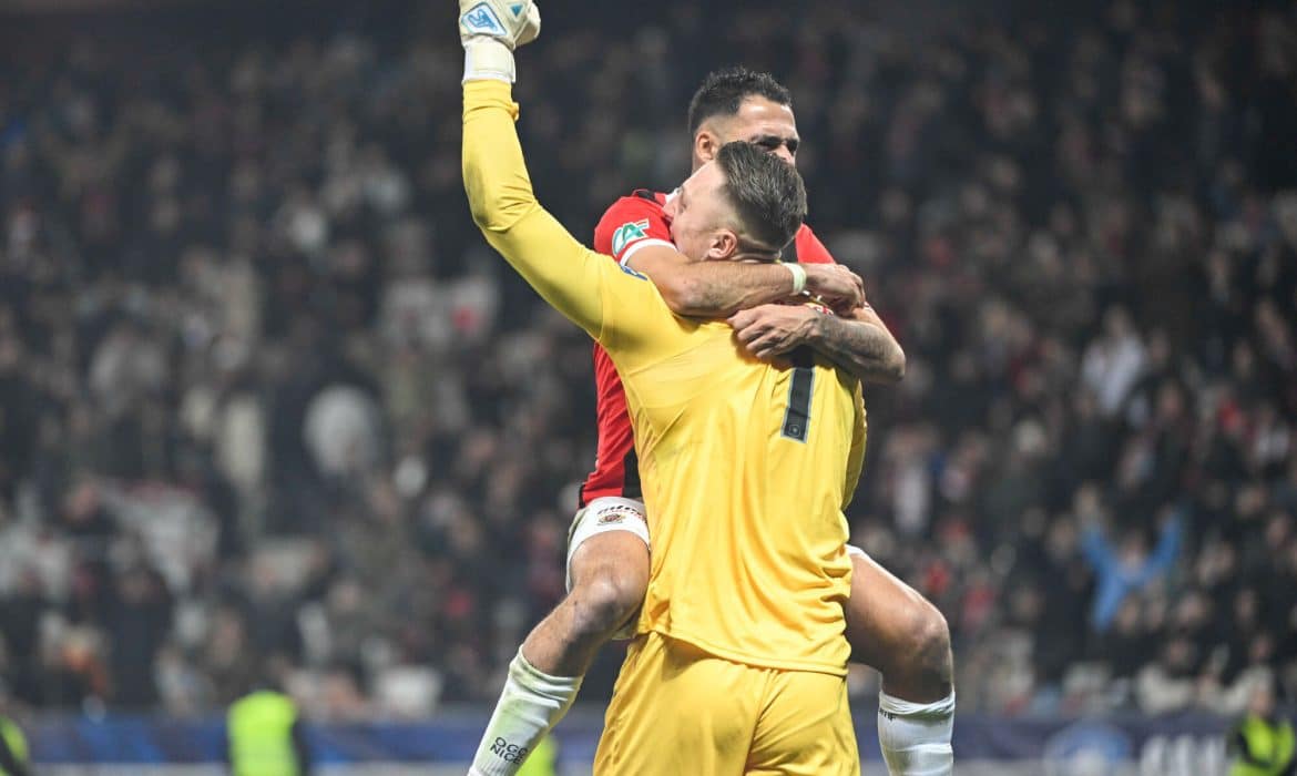 Marcin Bułka został bohaterem OGC Nice. Polak obronił rzut karny na wagę awansu!