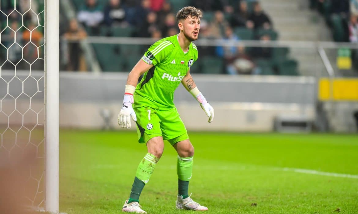 Kacper Tobiasz krytykowany po blamażu Legii Warszawa. Dostało mu się nawet od trenera