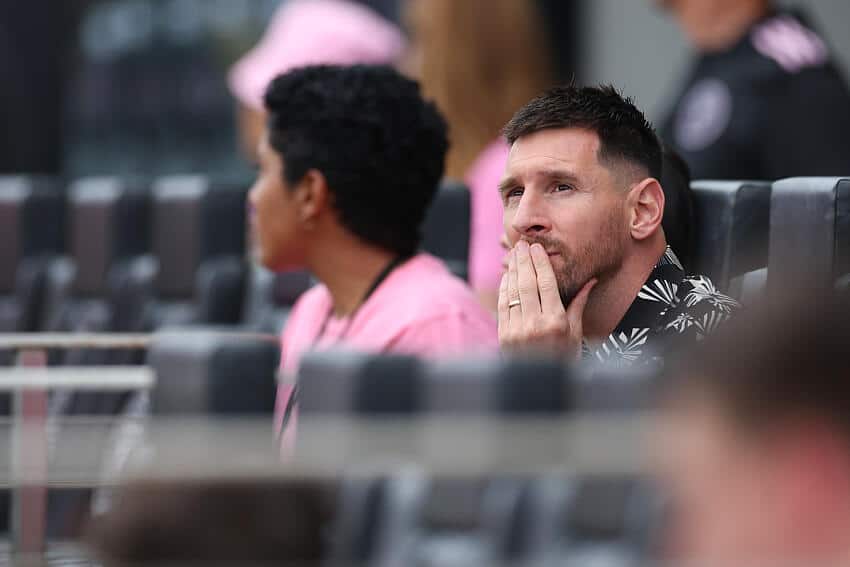 Leo Messi kontuzjowany. Nie wiadomo, kiedy wr&oacute;ci do gry