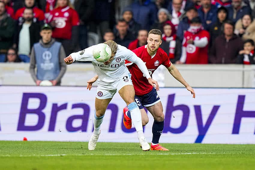 Matty Cash bohaterem Aston Villi. Jego gol dał dogrywkę [WIDEO]