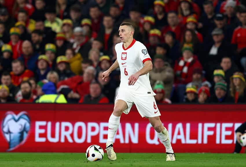 Jakub Piotrowski pobije rekord transferowy? &ldquo;Najlepszy piłkarz ligi&rdquo;