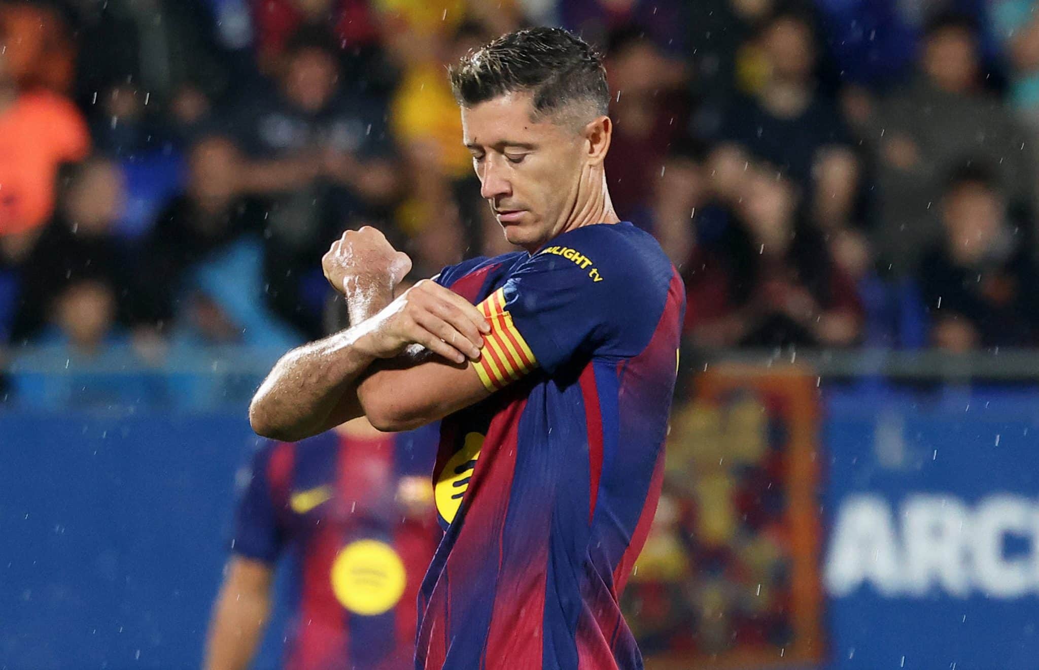 Robert Lewandowski jako kapitan Barcelony