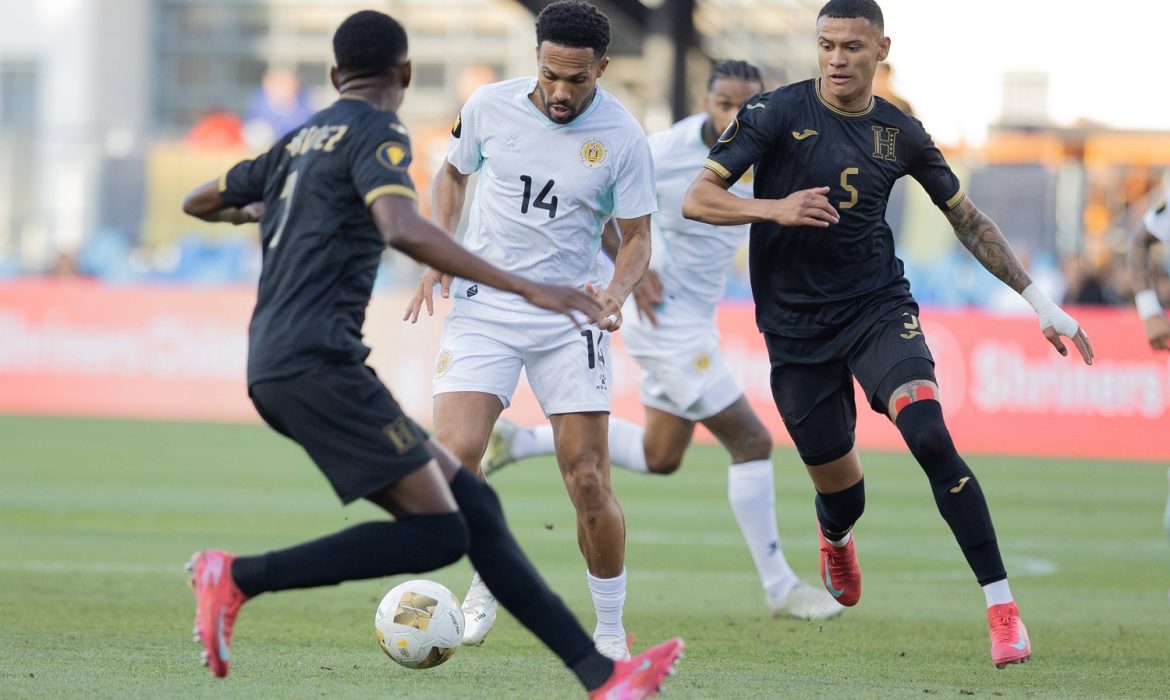 MŚ 2026: Sześć niewiadomych i 42 pewniak&oacute;w!