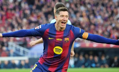 Lewandowski goni legendy Barcelony. Ile goli ma Polak?
