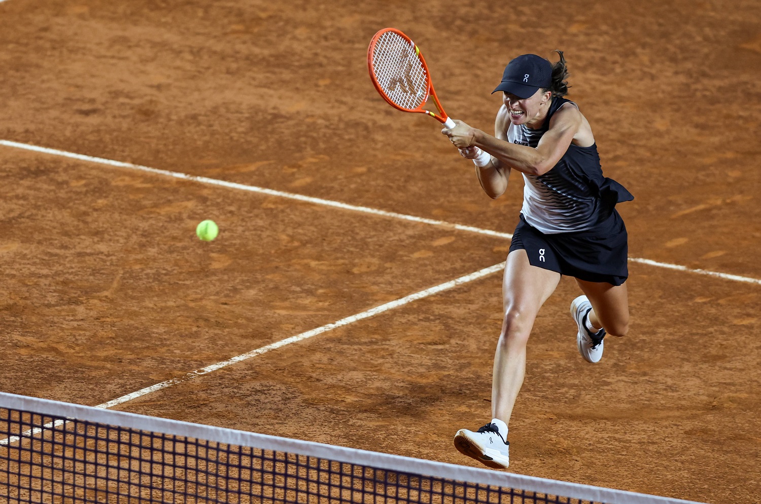WTA Rzym: Świątek gromi Osakę i jest w ćwierćfinale!