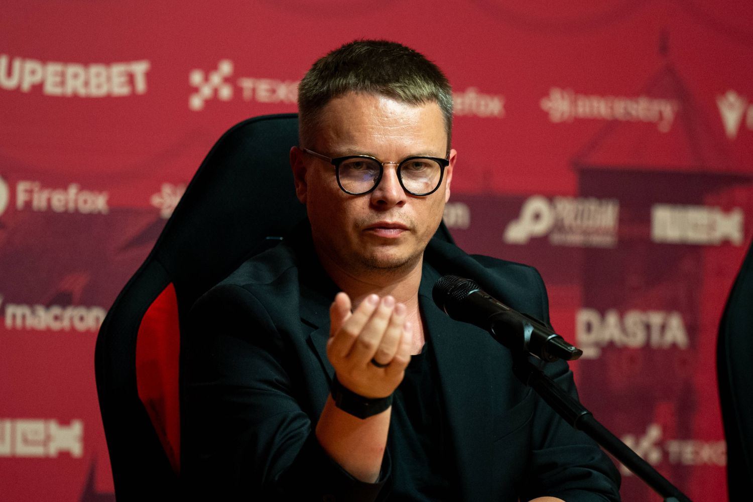 Wisła Krak&oacute;w szykuje transferowy finisz. Prezes zdradził, ilu piłkarzy jeszcze przyjdzie