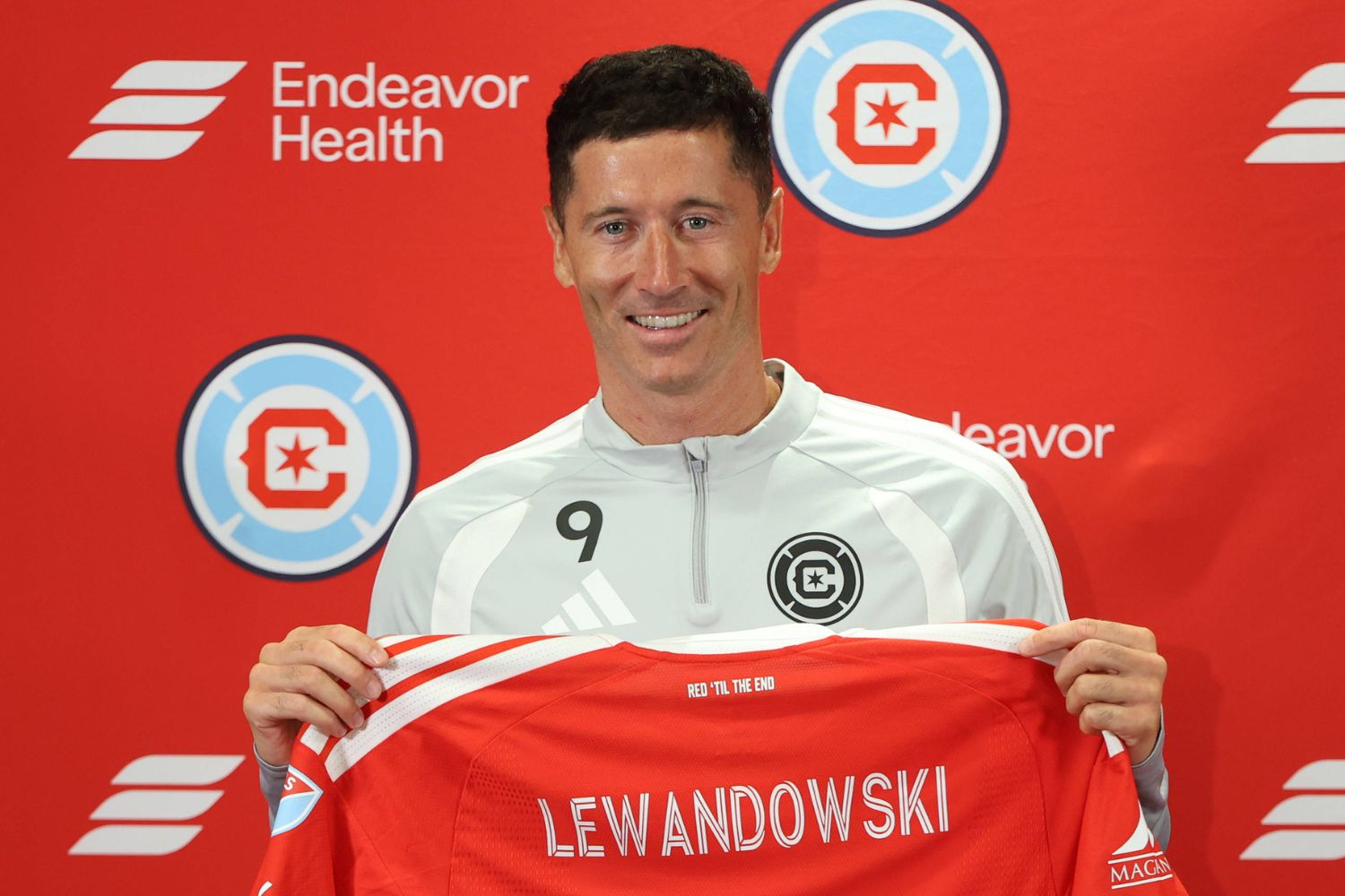 Robert Lewandowski odrzucił fortunę z Arabii. Znamy pow&oacute;d